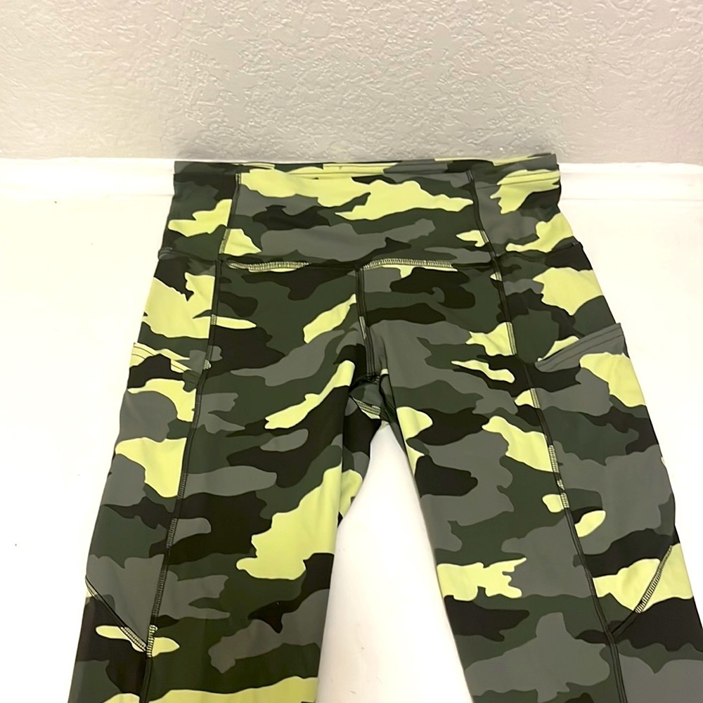 Lululemon Wunder Under Leggings — Never Worn!!